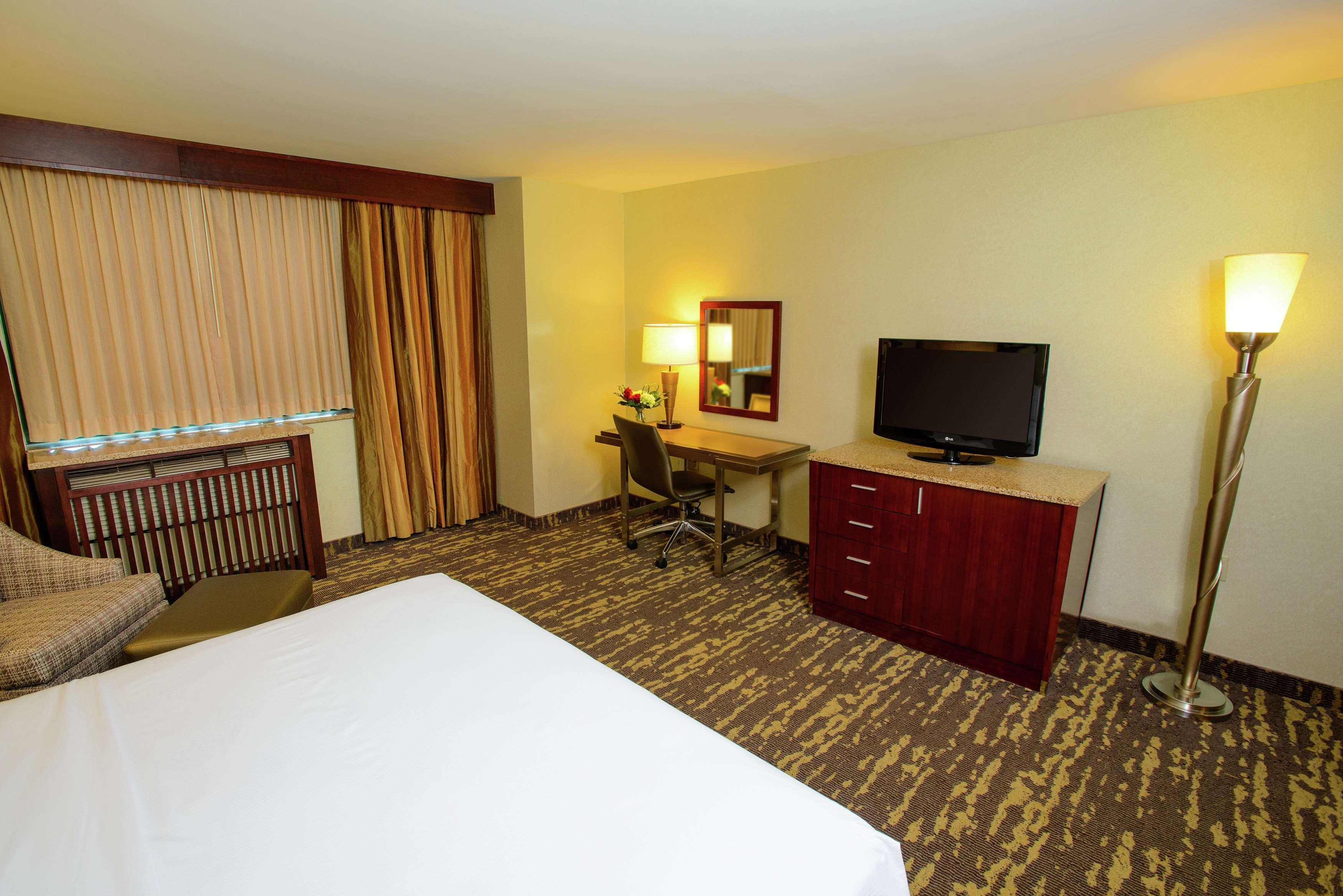 Doubletree By Hilton Rochester - Mayo Clinic Area Exterior photo