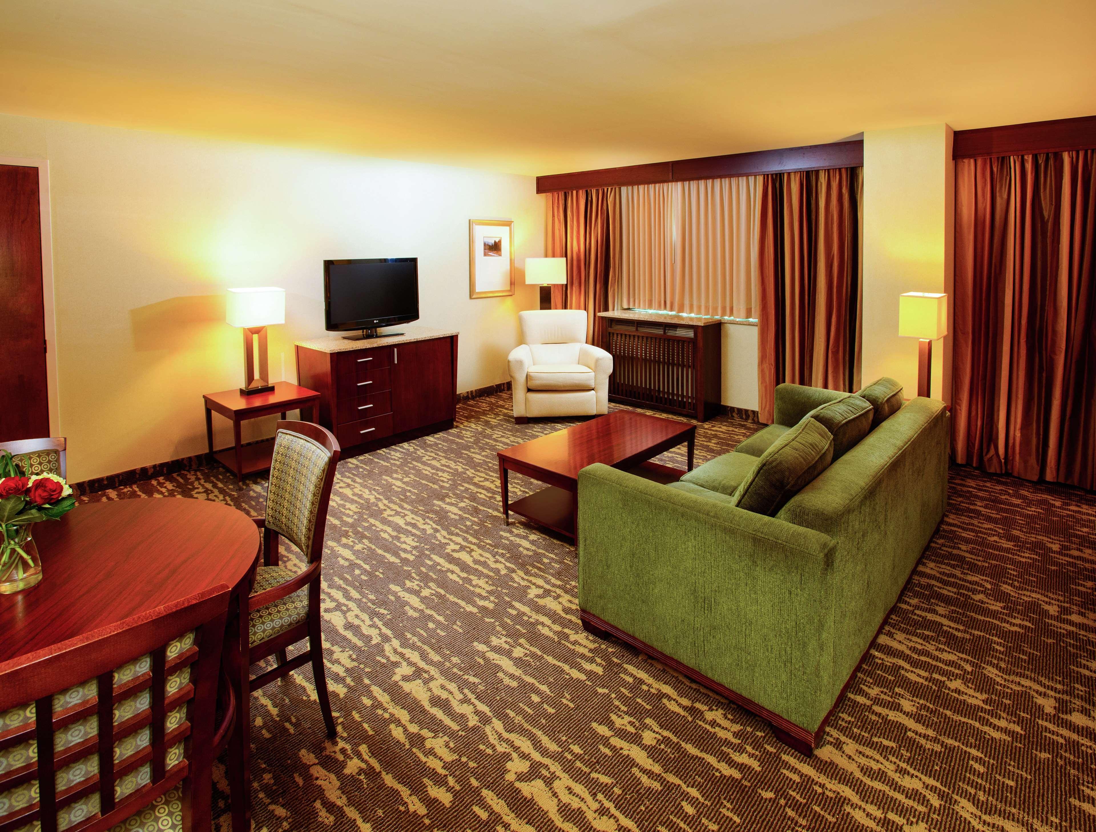 Doubletree By Hilton Rochester - Mayo Clinic Area Exterior photo