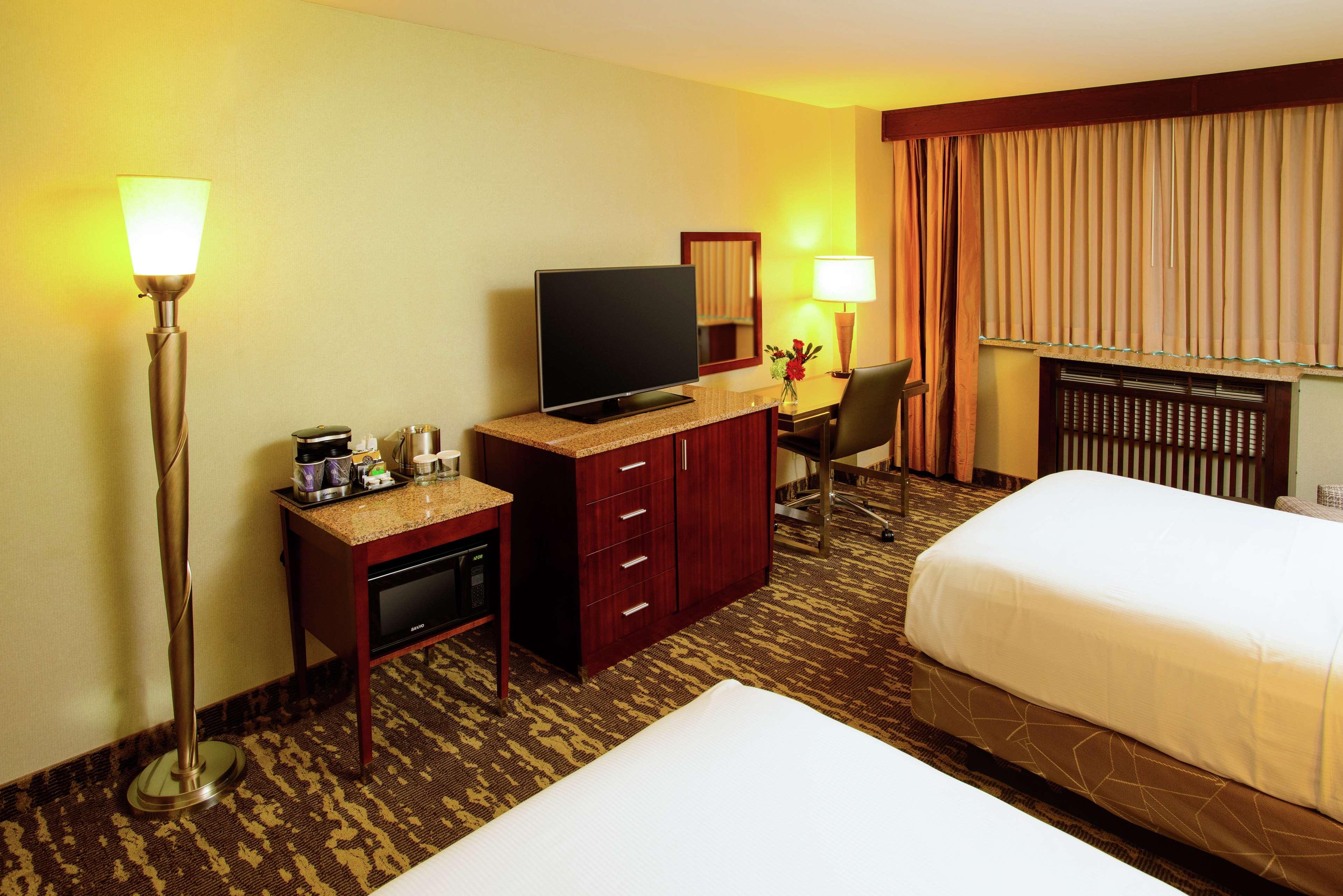 Doubletree By Hilton Rochester - Mayo Clinic Area Exterior photo
