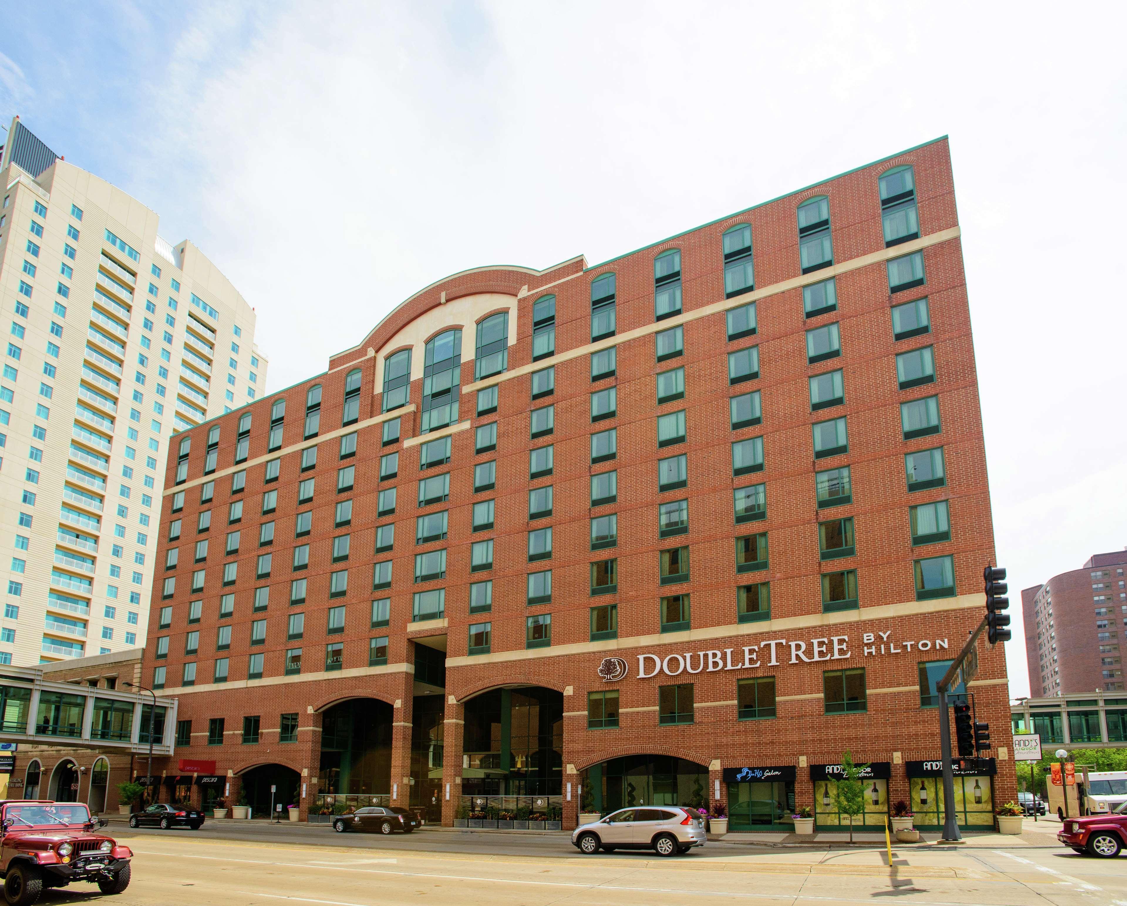 Doubletree By Hilton Rochester - Mayo Clinic Area Exterior photo