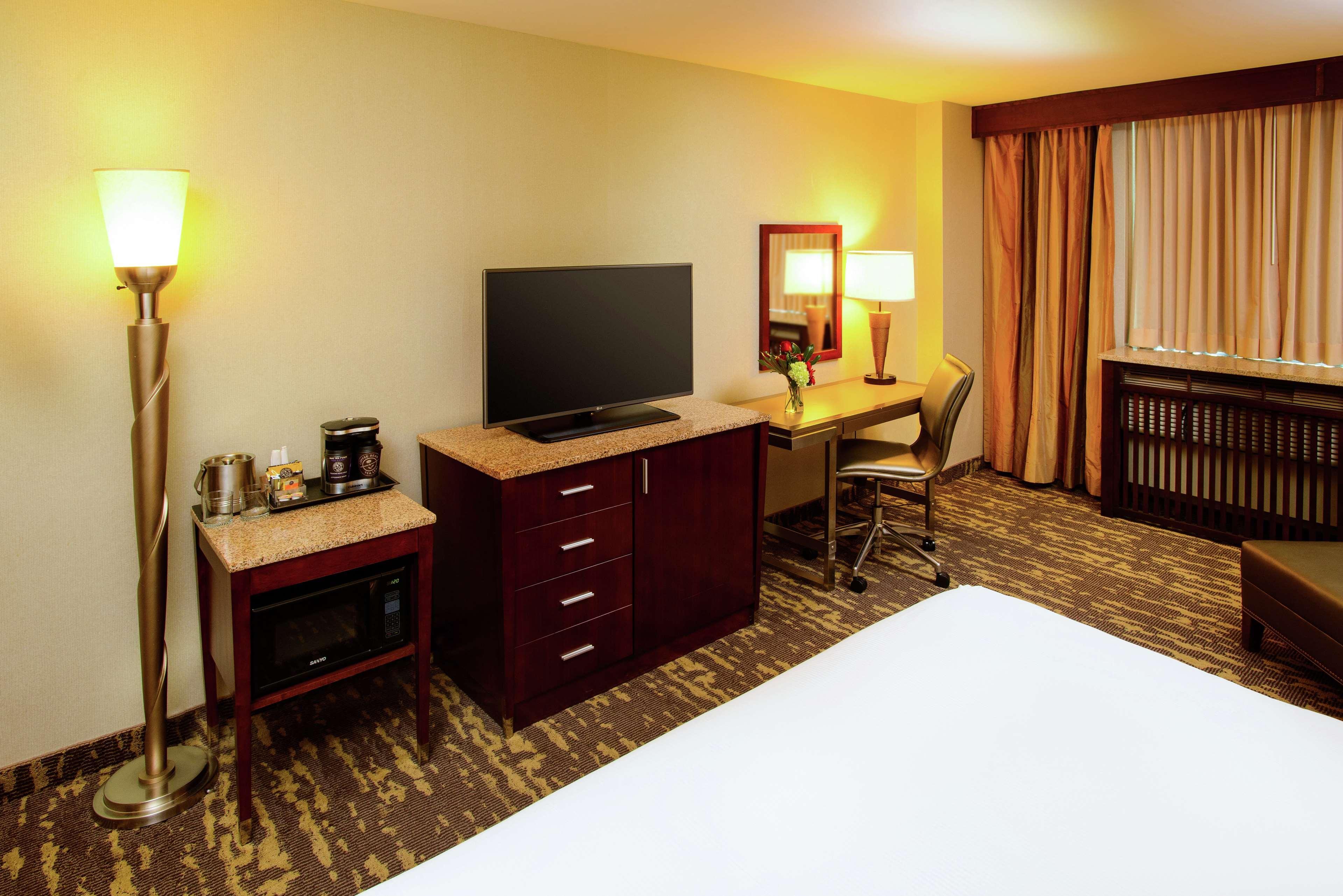 Doubletree By Hilton Rochester - Mayo Clinic Area Exterior photo