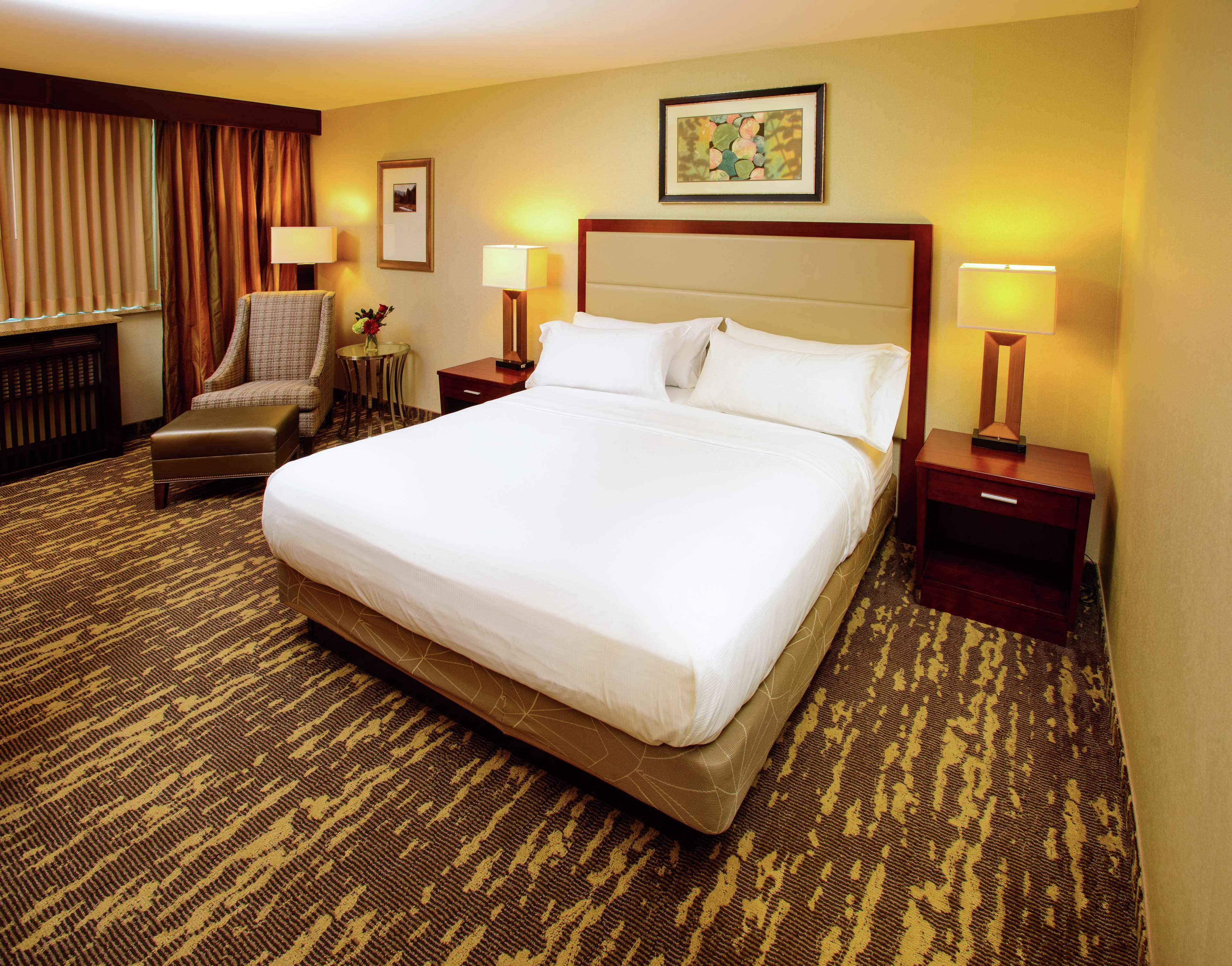 Doubletree By Hilton Rochester - Mayo Clinic Area Exterior photo